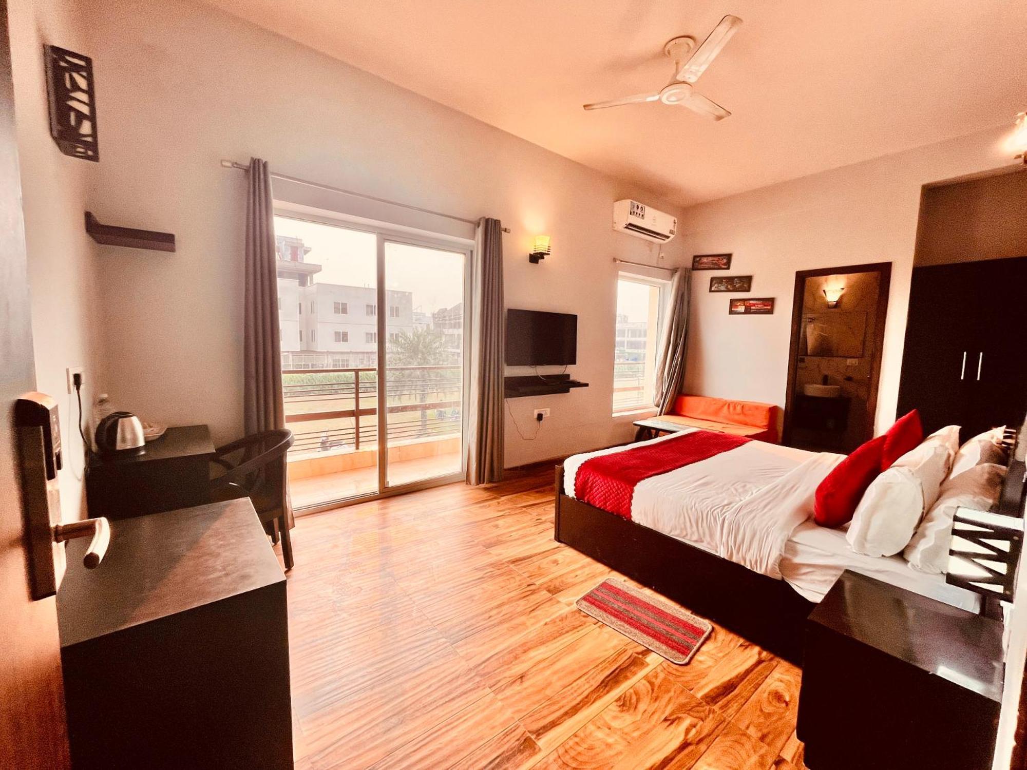 Pearl Grand Boutique Cottage In Omaxe Anandam Vrindavan - #Premium Ac Rooms With Balcony #Big Parking #Lift #Garden #Peaceful Area #Near Prem Mandir #Property Of The Year #Most Awarded Exterior foto
