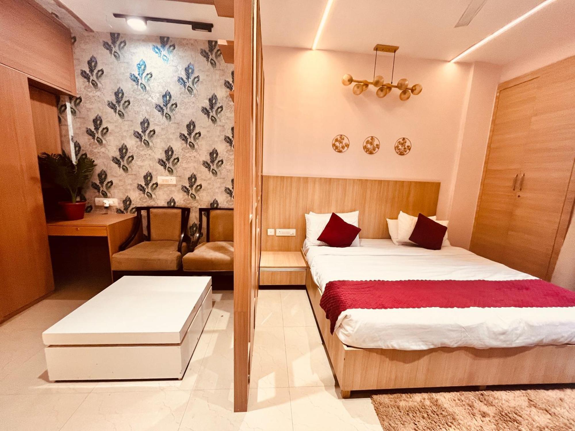 Pearl Grand Boutique Cottage In Omaxe Anandam Vrindavan - #Premium Ac Rooms With Balcony #Big Parking #Lift #Garden #Peaceful Area #Near Prem Mandir #Property Of The Year #Most Awarded Exterior foto