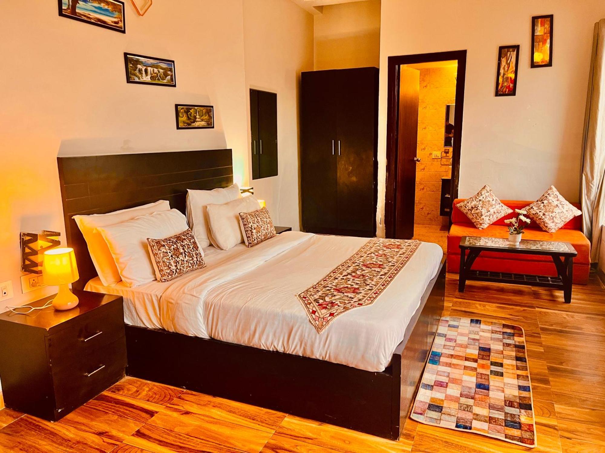 Pearl Grand Boutique Cottage In Omaxe Anandam Vrindavan - #Premium Ac Rooms With Balcony #Big Parking #Lift #Garden #Peaceful Area #Near Prem Mandir #Property Of The Year #Most Awarded Exterior foto