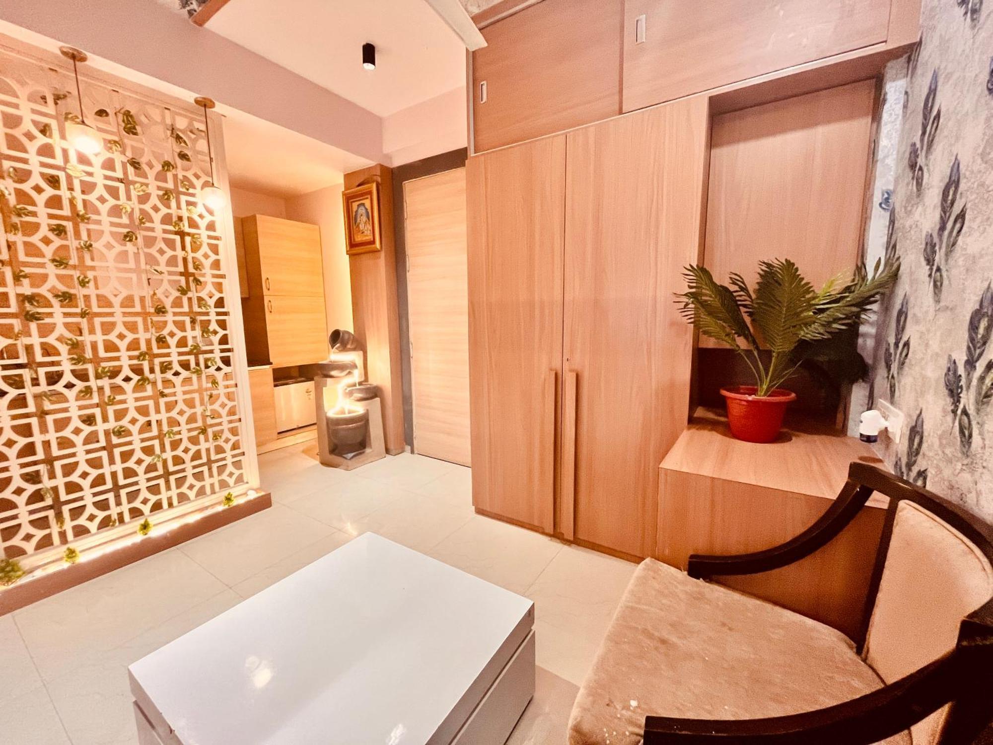 Pearl Grand Boutique Cottage In Omaxe Anandam Vrindavan - #Premium Ac Rooms With Balcony #Big Parking #Lift #Garden #Peaceful Area #Near Prem Mandir #Property Of The Year #Most Awarded Exterior foto